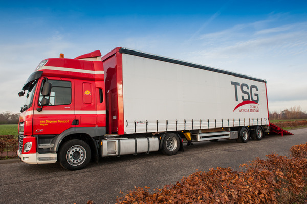 Foto van zijkant sneltransport busje VDT